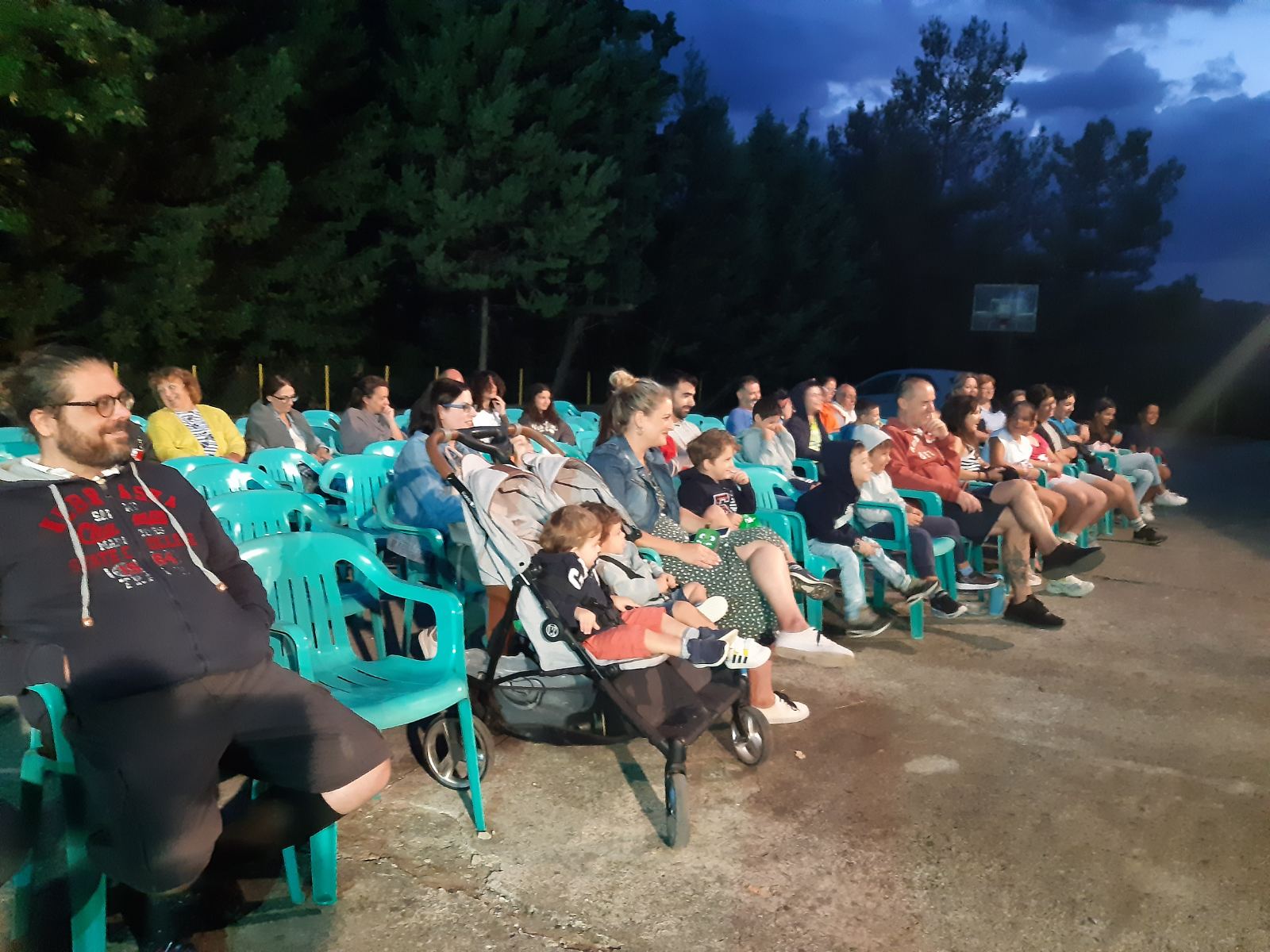 ΚΑΡΑΓΚΙΟΖΗΣ 00