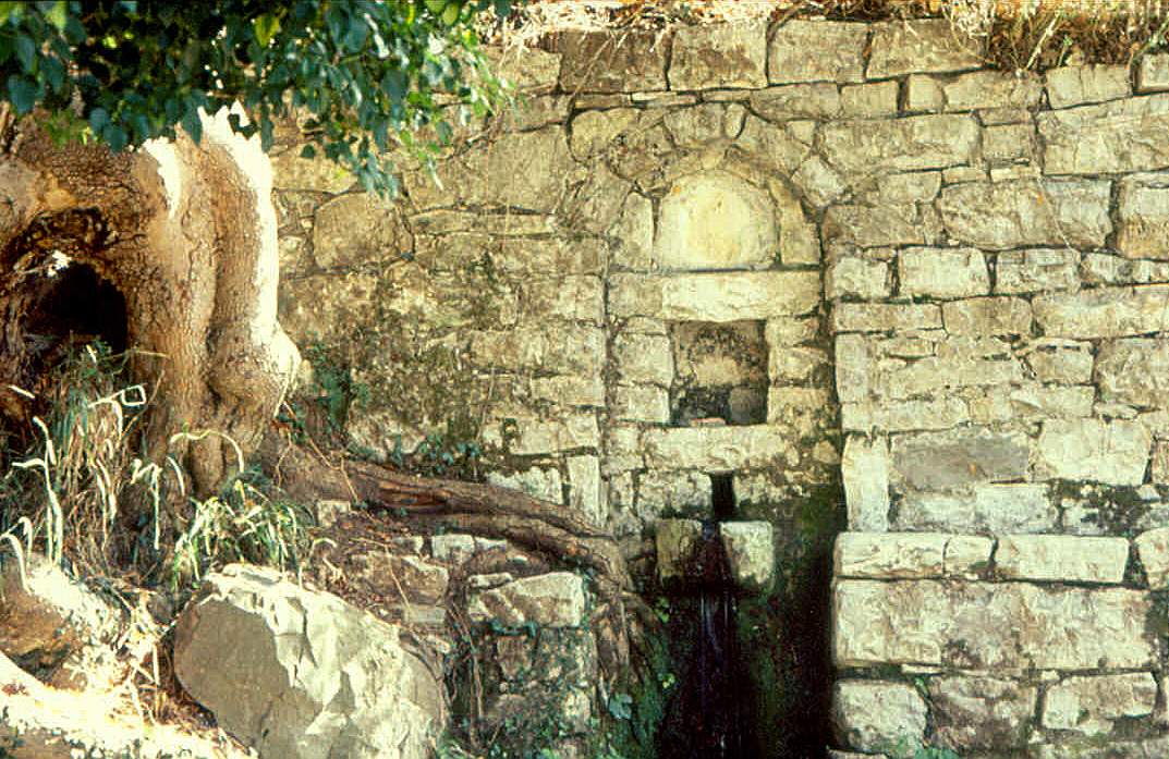 Η ΒΡΥΣΟΥΛΑ ΚΑΤΩ ΣΤΑ ΚΥΡΙΑΖΕΪΚΑ ΒΕΛΛΕΪΚΑ