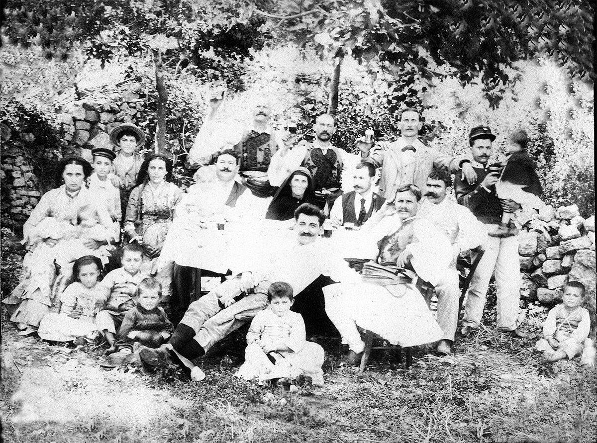 PantelisFamilyinIssari 0